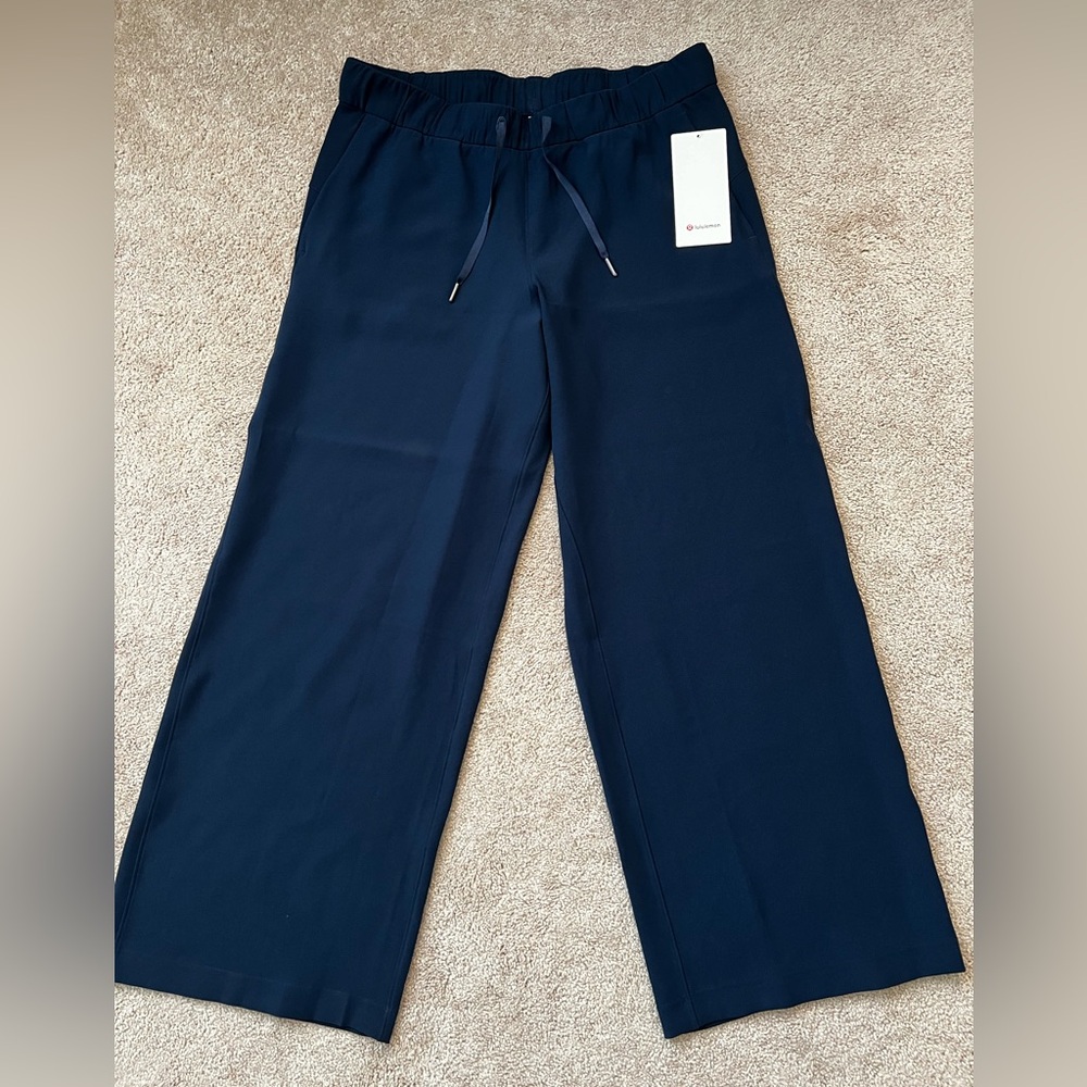 Lululemon On the Fly Wide leg pants. BNWT.